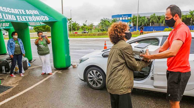 idades-Drive-in-para-lixo-eletronico-Paulo-H.-Carvalho-Agencia-Brasilia