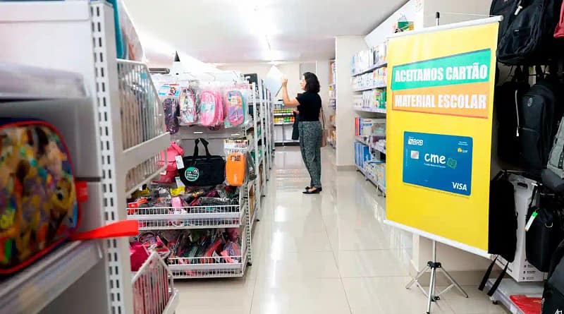Cartão Material Escolar DF impulsiona vendas em papelarias